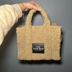 Marc Jacobs- The Teddy Medium